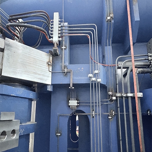 Centralized cooling oil station